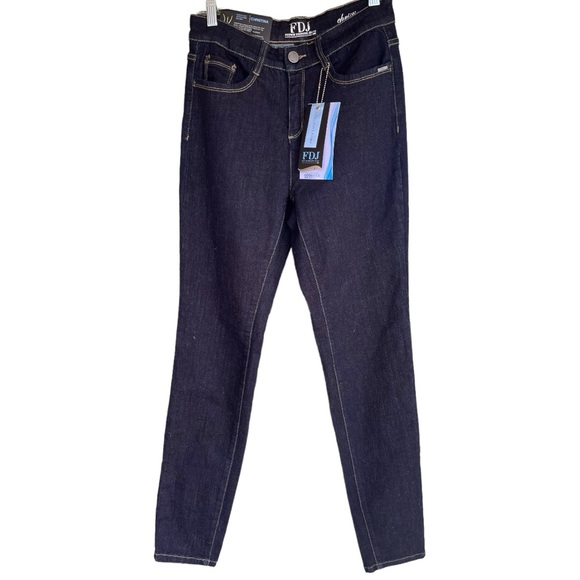 FDJ - French Dressing Jeans
Christina Slim Leg Size 8 - Stretch New With Tags - Picture 13 of 13
